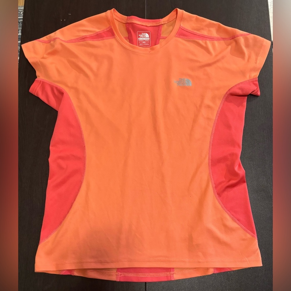The North Face “the flight series” lightweight breathable Tee SZ  Medium